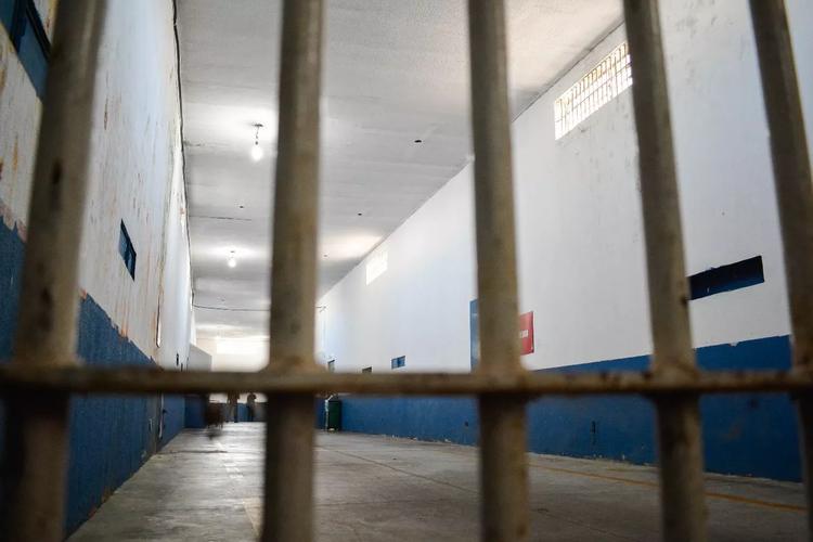 Presos sem visitas são autorizados a fazer ligações por videochamadas em MT