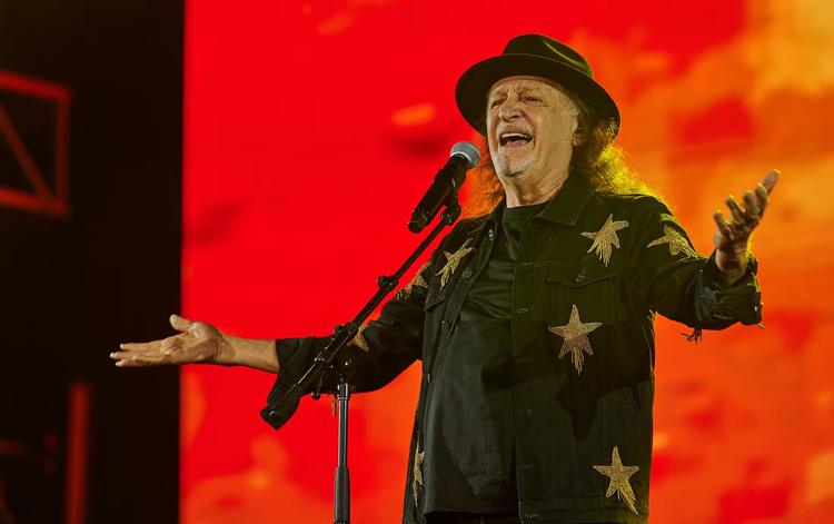 Alceu Valença abre com rock psicodélico e traz guitarra para clássicos do forró e frevo no João Rock