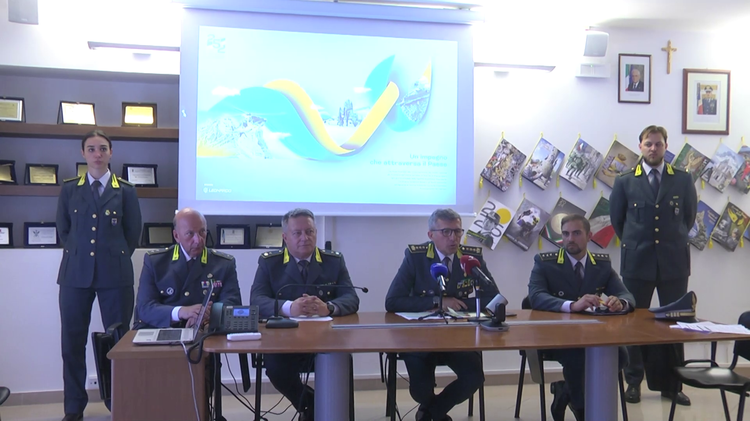 Barletta, evasione fiscale e truffe con l’utilizzo dell’AI: i risultati della Gdf Bat