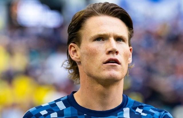Stop McTominay, il Prof. Esposito: «Per uno sportivo l’intervento è necessario e funziona bene»