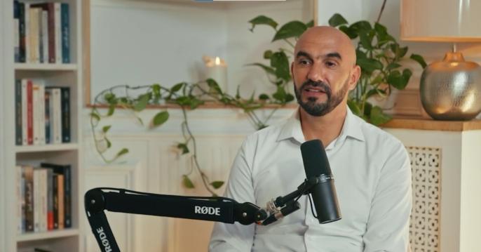 الركراكي يكشف تفاصيل محاولة استقطاب لامين يامال