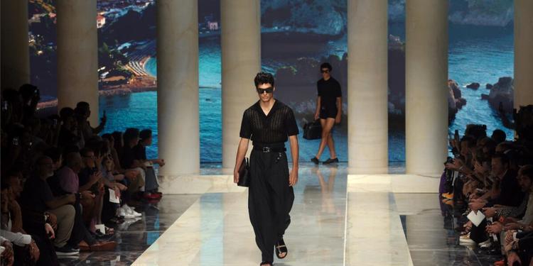 Dolce&Gabbana ripartono dalla Sicilia: la collezione uomo ispirata alle «Vacanze siciliane» e a Taormina