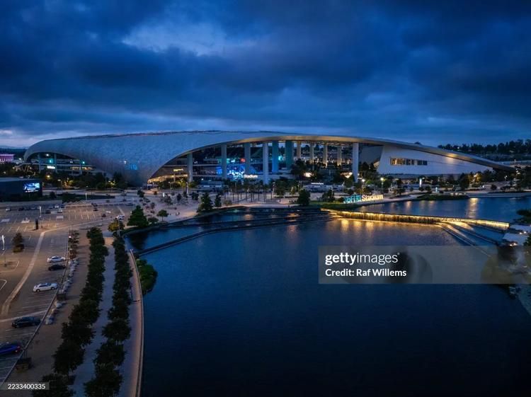 he Magic of Hollywood and Football Converge in the City of Los Angeles