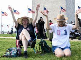 “Rededicate 250”, migliaia al National Mall di Washington per ridedicare l’America a Dio
