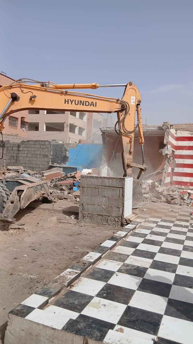 هدم جميع المحلات العشوائية لبيع المأكولات بطريق آسفي بمراكش
