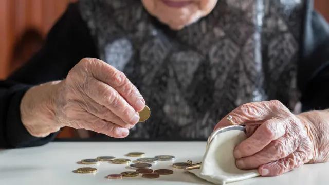 Idosos têm direito aos R$1621 do INSS sem ter contribuído