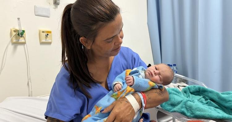 Sem barriga e sem suspeitar de nada: moradora de Camboriú descobre gravidez minutos antes de dar à luz