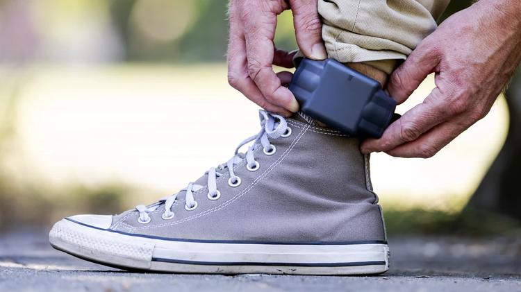 Topambtenaar gevangenissen: 'Voer enkelband in als alternatief voor celstraf'