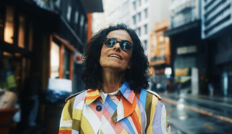 Zélia Duncan oferece 'Pan y leche' em single no rastro do êxito da música de Maurício Pereira no show 'Agudo grave'