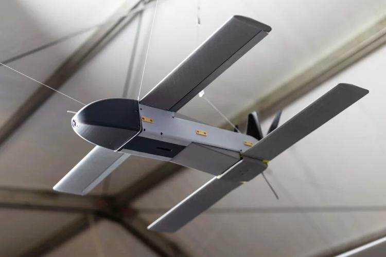 Renault dévoile un deuxième drone kamikaze développé pour l’Europe de l’Est&nbsp;: il peut être transporté à la main et sera fabriqué en France