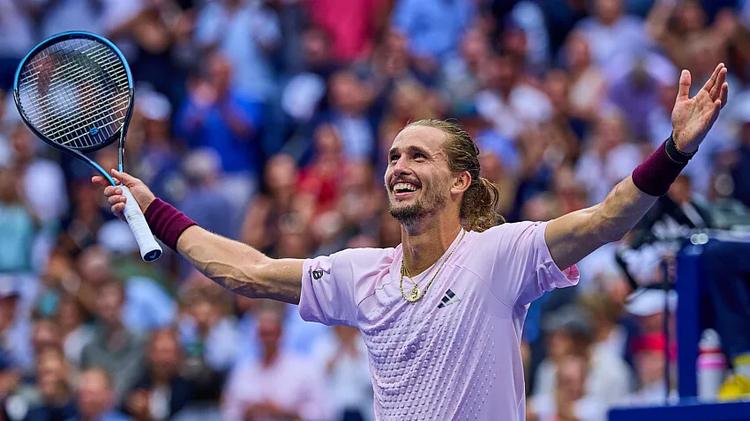Zverev assuré de terminer l’année n°1 mondial après le forfait de Sinner