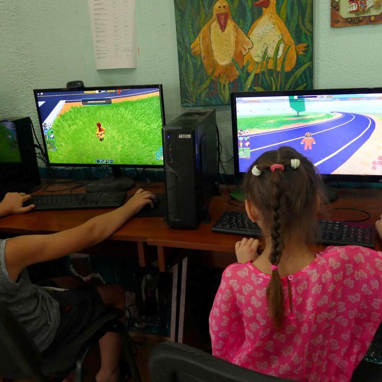Tre genitori su 4 controllano i figli, ma 2 su 3 risolvono i problemi