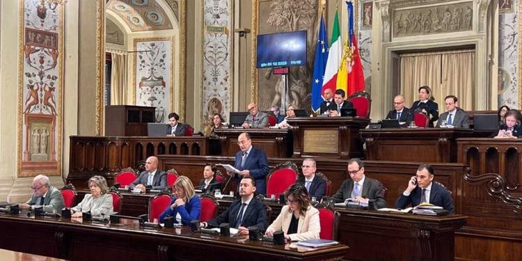 Ars, centrodestra senza rotta in Sicilia: a rischio la manovra di Schifani