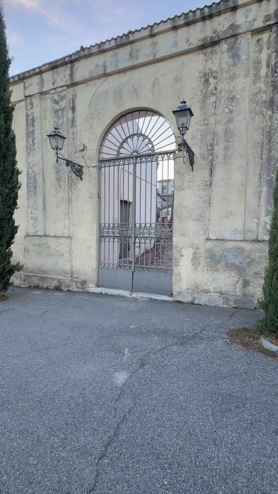 A Caloveto non servono campioni di inciviltà, ma cittadini che sappiano dimostrare rispetto. #Caloveto #Rispetto #Decoro...