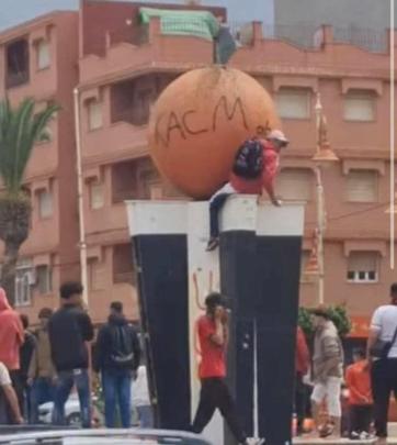 تخريب معلمة في بركان ينتهي بتوقيف أربعة محسوبين على جمهور الكوكب المراكشي