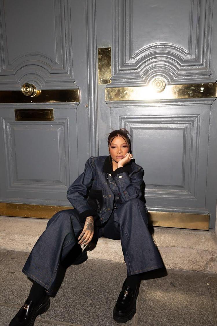 Ludmilla veste collab Levi’s® e sacai em evento exclusivo em Paris