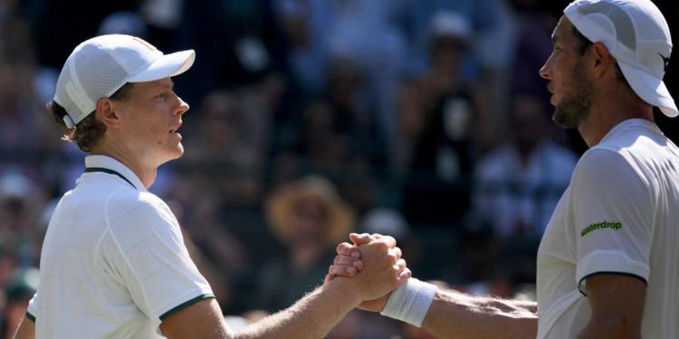 Struff è tosto, ma Sinner di più! Il numero 1 vince 3-0 e vola in semifinale a Wimbledon: «È stata durissima»