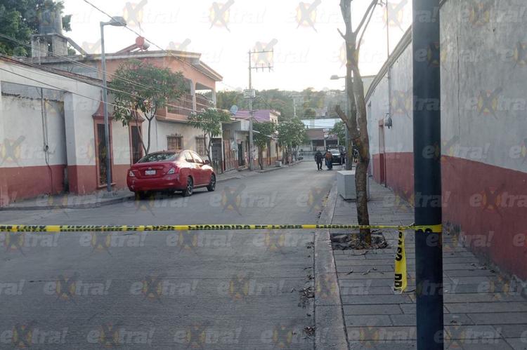 Balacera en 'Abarrotes Doña Tranqui' deja un muerto y una mujer herida en Anenecuilco, Ayala