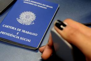 Desemprego cai para 5,3% no Brasil no trimestre encerrado em julho, diz IBGE