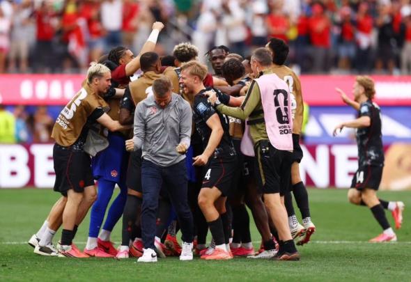كندا تتغلب على جنوب إفريقيا بهدف قاتل وتضرب موعدا مع الفائز في مواجهة المغرب هولندا