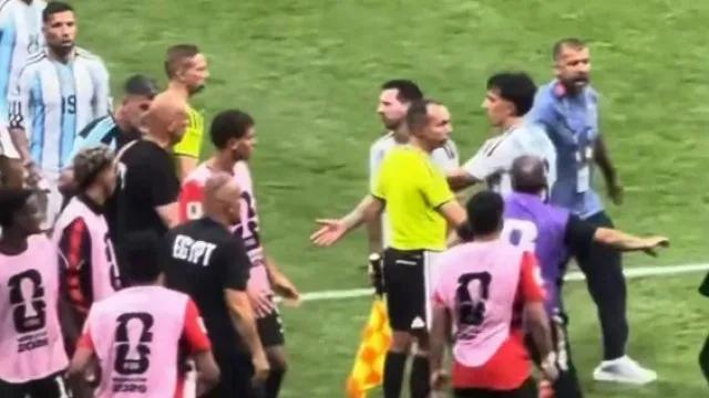 Técnico do Egito faz gesto polêmico para Messi após eliminação; veja