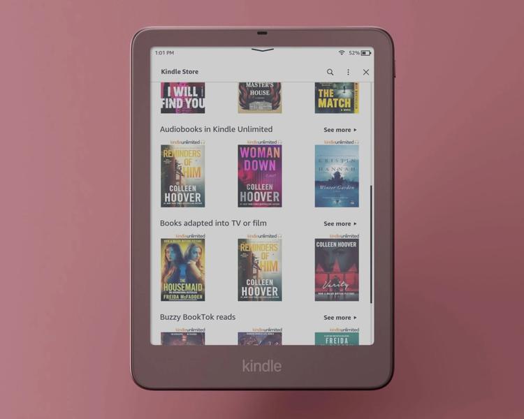 Kindle colorsoft library screen with popular book covers on display