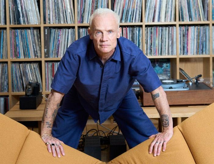 Flea conta quais são os cinco baixistas que mais influenciaram sua carreira