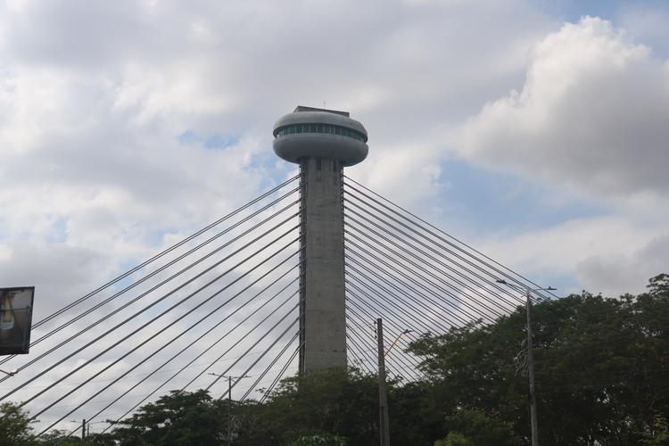 Mirante da Ponte Estaiada segue fechado há quase dois anos e aguarda substituição de elevadores