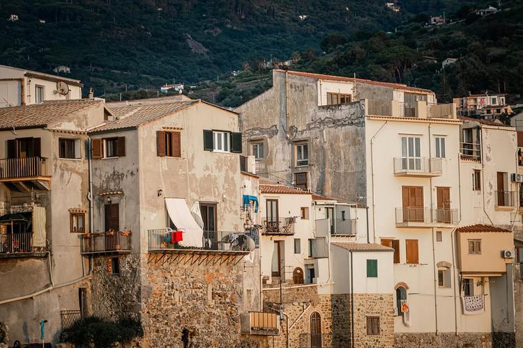 Case che guardano il mare, scorci che raccontano l’anima di Cefalù✨ #visitcefalu