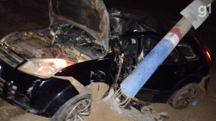 VÍDEO: Homem morre após bater carro contra poste na BR-226, em Barra do Corda no MA