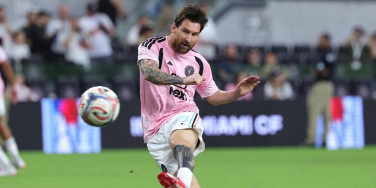 Messi trascina l’Inter Miami ai playoff: assist spettacolare per De Paul