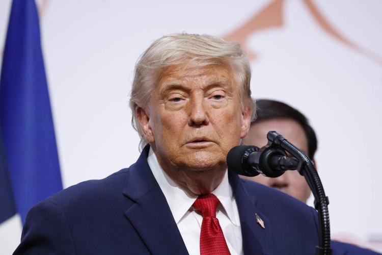 Digital tax, Trump minaccia l’Ue: “Pronti a dazi del 100%”