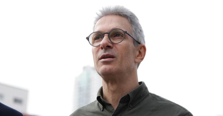 “Eu fiquei realmente indignado, mas é página virada”, diz Romeu Zema sobre caso Flávio Bolsonaro e Daniel Vorcaro