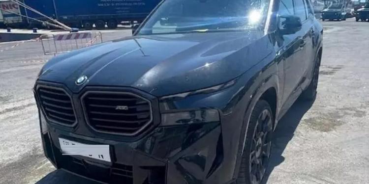 Palermo, sequestrate al porto auto di lusso con i telai contraffatti