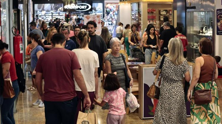 Comércio prevê aumento de 10% nas vendas neste ano para o Dia das Mães
