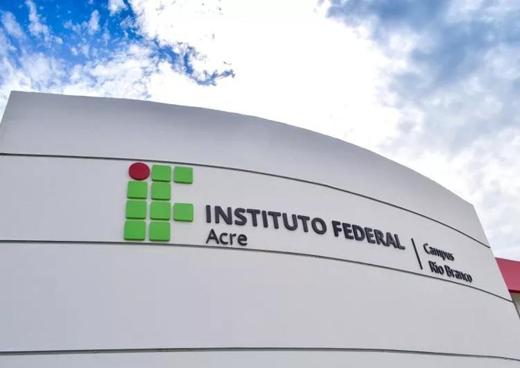 Com salários de até R$ 8 mil, Ifac abre seleção para professores substitutos em Rio Branco