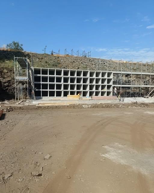 🚧 𝗖𝗜𝗠𝗜𝗧𝗘𝗥𝗢, 𝗔𝗩𝗔𝗡𝗭𝗔𝗡𝗢 𝗦𝗣𝗘𝗗𝗜𝗧𝗔𝗠𝗘𝗡𝗧𝗘 𝗜 𝗟𝗔𝗩𝗢𝗥𝗜 ⏩ Procedono 𝗰𝗲𝗹𝗲𝗿𝗺𝗲𝗻𝘁𝗲 i lavori...