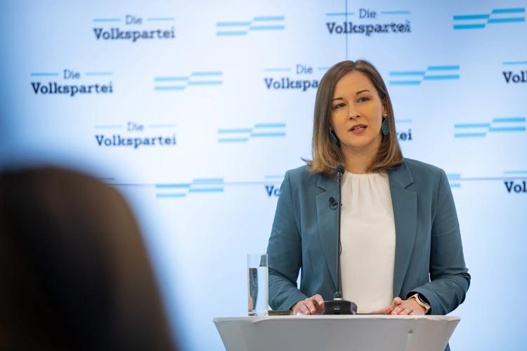 Claudia Bauer: Verlängerung des Zivildienstes ist aus demografischen Gründen nötig. Foto: Jakob Glaser