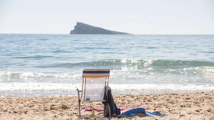 Detenido en Benidorm por intentar ahogar a una joven en el agua y a un niño en la arena