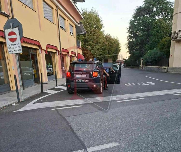 castellamonte auto e bicicletta in via romana