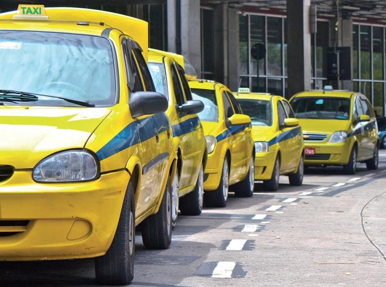 Governo lança nesta terça (19) linha de crédito de R$ 30 bi para taxistas e motoristas de app