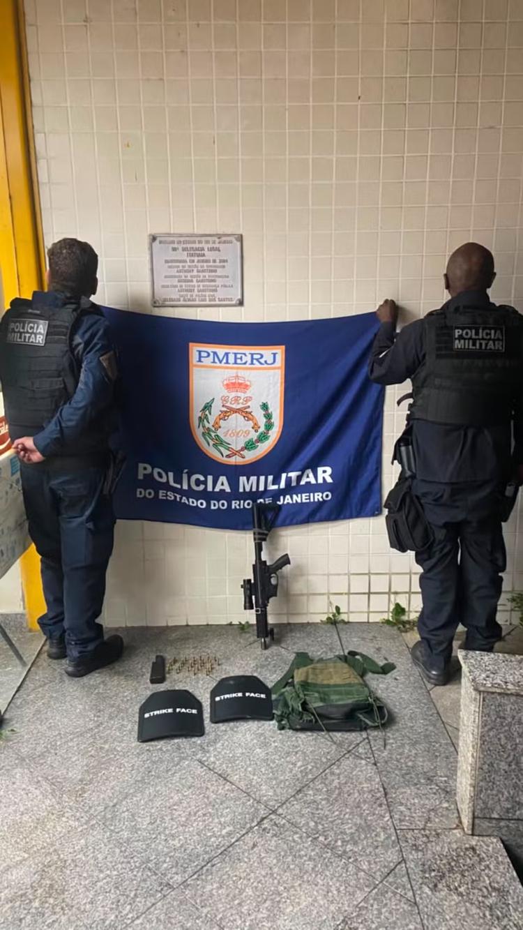 Adolescente é apreendido com submetralhadora em Itatiaia