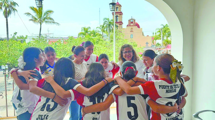 Primaria de Puente de Ixtla viaja a los Juegos Escolares Nacionales en Guadalajara