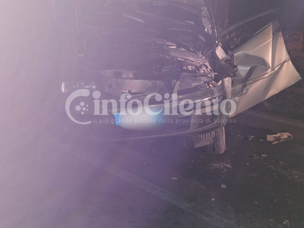 Inseguimento a Capaccio Paestum: auto finisce fuori strada, due feriti gravi