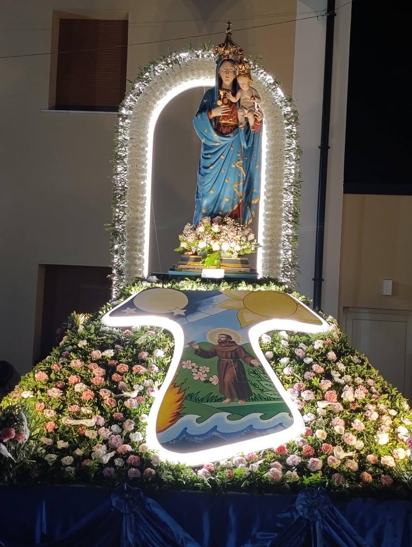 #ComuneGasperina Con la tradizionale processione ('a nchjanata), come ogni 14 di agosto, la Madonna dei Termini dal sant...