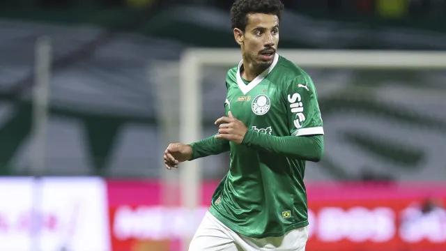 Palmeiras segura pressão do Santos, elimina rival e avança na Copa do Brasil