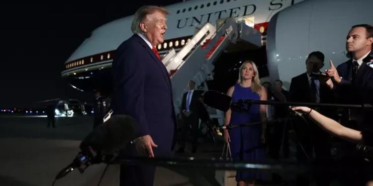 Trump in fuga dal vertice Nato ad Ankara: "Ricevo minacce. Candidarmi nel 2028? Legge ferrea". E su Hormuz: "Lo controlliamo noi"