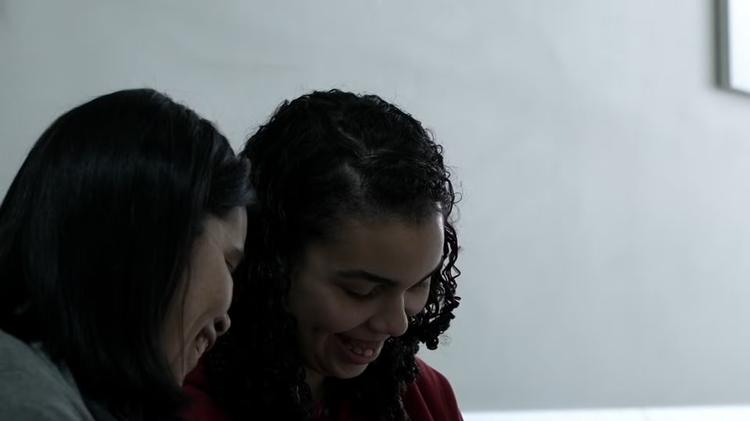 A jovem com câncer no cérebro que voltou a estudar após tratamento experimental na Unicamp