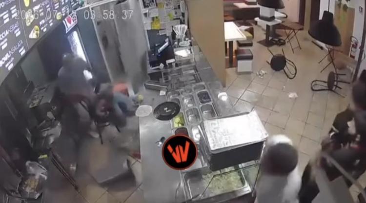 Grottaglie, donna aggredita in una kebaberia