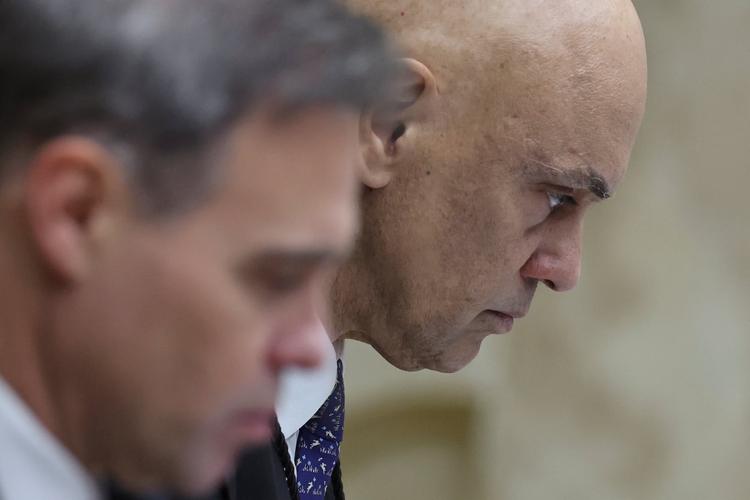 Ministros do STF discutem se Moraes e Mendonça devem participar de julgamento na terça